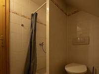 Separátní koupelna v každém pokoji (celkem 4x) - pronájem chalupy Strážné