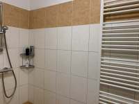 Sprchový kout - apartmán k pronajmutí Haratice