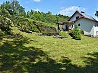 spodní část zahrady - chalupa k pronajmutí Vysoké nad Jizerou - Horní Tříč