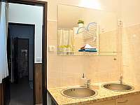 Sprchy, WC - apartmán k pronájmu Benecko - Štěpanická Lhota