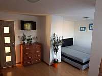 Ložnice č. 3 s manželskou postelí a dvěma přistýlkami - Velké Svatoňovice