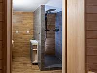 sprcha u sauny - pronájem chalupy Nová Paka