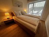 Apartmán 1A, ložnice s manželskou postelí - ubytování Černý Důl