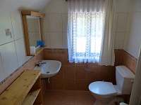 4x koupelna - toaleta, umyvadlo, sprch.kout - chalupa k pronájmu Janské Lázně