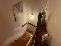Vstupní schody k pokoji 4 a 5 - pronájem chaty Buřany