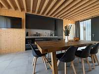 Společná obývací místnost s kuchyní - apartmán k pronajmutí Karlovy Vary - Olšová Vrata