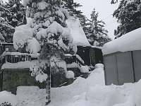 Pohled na chatu v zimě - k pronajmutí Horní Halže
