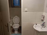 Samostatné WC v 1. patře - Kovářská