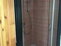 Sprchový kout v koupelně - pronájem chalupy Lada v Podještědí
