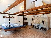 Čtyřlůžkový pokoj se zavěšenou postelí - Kamenický Šenov