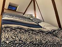 Velká podkrovní postel - Kamenický Šenov