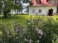 Pohled ze zahrady na pastviny a Lužické kopce - chalupa ubytování Horní Podluží - Světlík