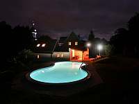 Noční osvětlení bazénu - Jedlová