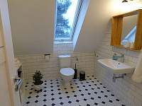 Koupelna se záchodem - apartmán k pronajmutí Chrastava