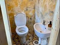 Samostatné WC - pronájem chalupy Mařenice