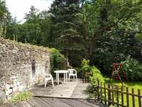 Terasa na zahradě za chatou - pronájem chalupy Mařenice - Dolní Světlá