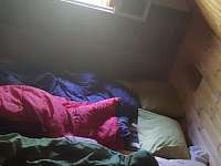 spaní v horní ložnici - chata k pronajmutí Pikovice
