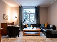 Obývací pokoj - apartmán k pronájmu Praha 6 Dejvice