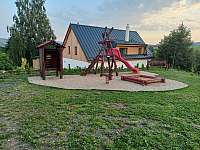 Venkovní hřiště pro děti, skluzavka, pískoviště. - Dolní Morava - Velká Morava