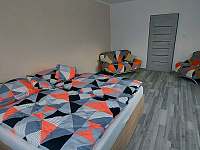 Apartmán Budín - ložnice s různým uspořádáním postelí - k pronájmu Nové Město nad Metují
