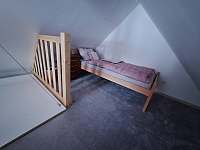 samostatná postel podkroví - Říčky v Orlických horách