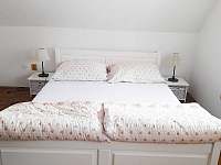 Ložnice s manželskou postelí a rozkládacím dvoulůžkem - Olešnice v Orlických horách