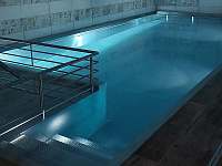Nerezový bazén 6 x 9 m s protiproudem - vila ubytování Výprachtice