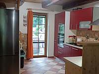 Velká lednička + jedna malá v rekonstruované kuchyni - chata ubytování Horní Orlice
