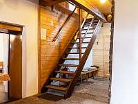 schodiště - pronájem chalupy Orlické Záhoří