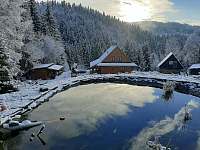 Zimní pohled na Chalupa ALASKA - jezírko
