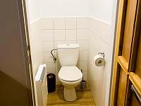 Apartmán 2 (Tradičný) - Záchod prízemie - chalupa k pronajmutí Vyšná Boca