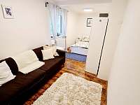 Ložnice 3 - manželská postel + rozkládací gauč - chata ubytování Vavřetice
