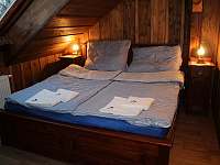 Ložnice - manželská postel - pronájem apartmánu Kněžmost - Žantov