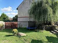 Zahrada s trampolínou - Sedlec-Prčice
