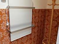 Infra panel v koupelně - chalupa k pronájmu Bzová