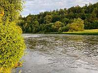 Řeka Berounka - chata k pronajmutí Račice