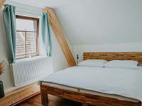 Ložnice s manželskou postelí - Hvožďany