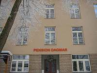 Pension Dagmar, pohled z lázeňské kolonády - ubytování Poděbrady
