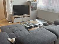 Obývací pokoj s rozkládací pohovkou - Malá Víska
