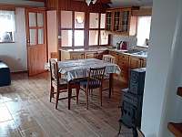 kuchyň s obývacím pokojem - apartmán ubytování Chroustkov