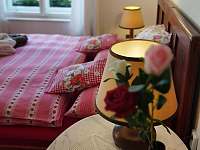 "růžičková" ložnice pro dva - chalupa ubytování Kadešice