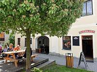 Blízká kavárna - apartmán k pronájmu Kašperské Hory
