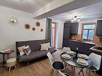 Obývací pokoj - apartmán k pronájmu Horní Planá - Hůrka