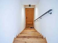 Vstupní schody - pronájem apartmánu Hojsova Stráž - Brčálník