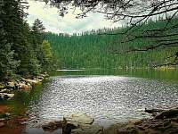 Tip na vylet : Certovo jezero , Suimava CC BY-SA 4.0 - pronájem chaty Hnačov