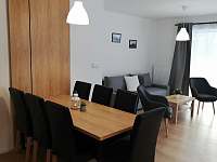 Jídelní stůl apartmánu 1. typu - ubytování Lipno nad Vltavou