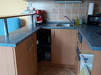 Kuchyňský kout v obývacím pokoji - apartmán ubytování Teplice nad Metují