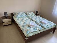 Pokoj č.1. Manželská postel - Mostek