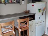 Kuchyň (lednice, mikrovlnka) - chata ubytování Střítež u Poličky