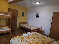 Žlutý pokoj v prvním patře - 5 míst - Borohrádek - Šachov